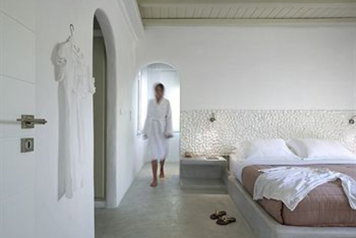 Room 9 of 38