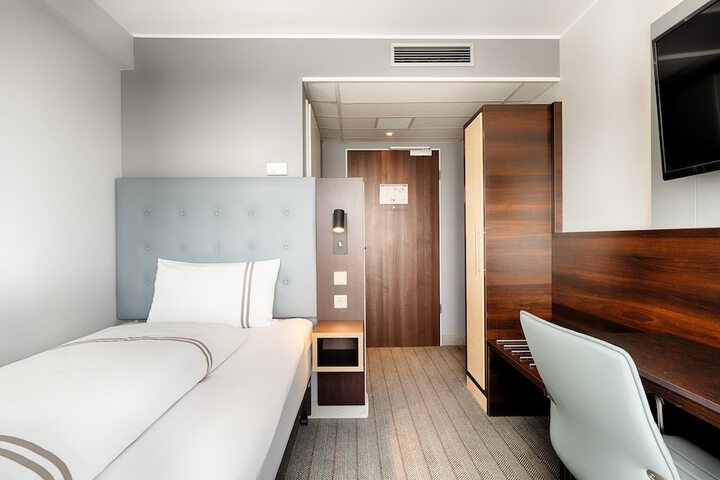 Room 14 of 51