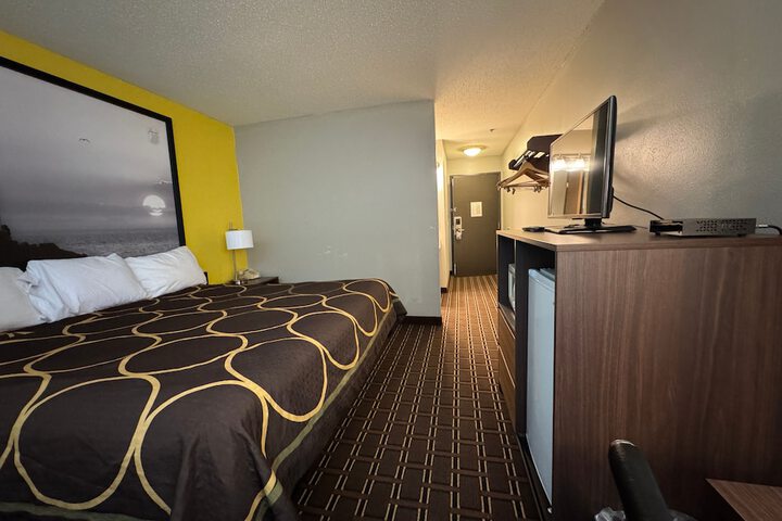 Standard Queen Bed Accessible (6 of 18)