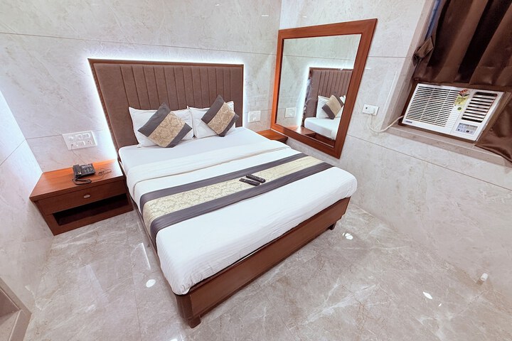 Room 27 of 45