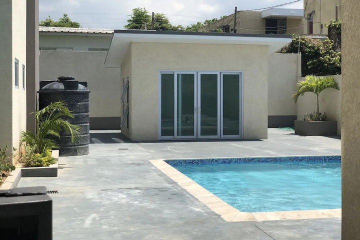 Pool 10 of 20