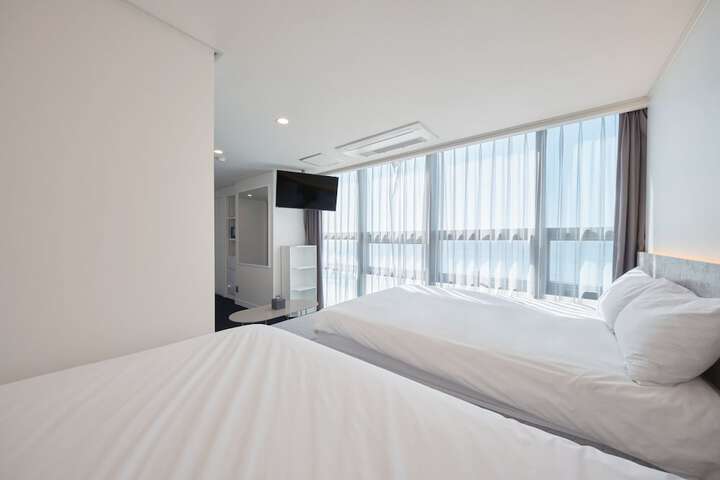 Room 30 of 224