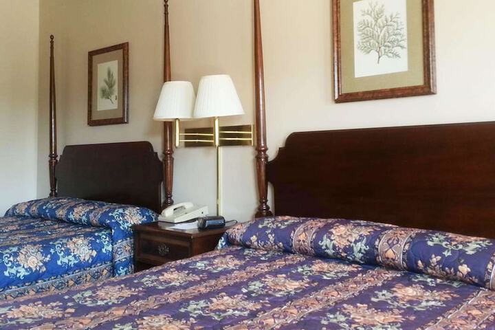 Basic 2 Double Beds (7 of 11)