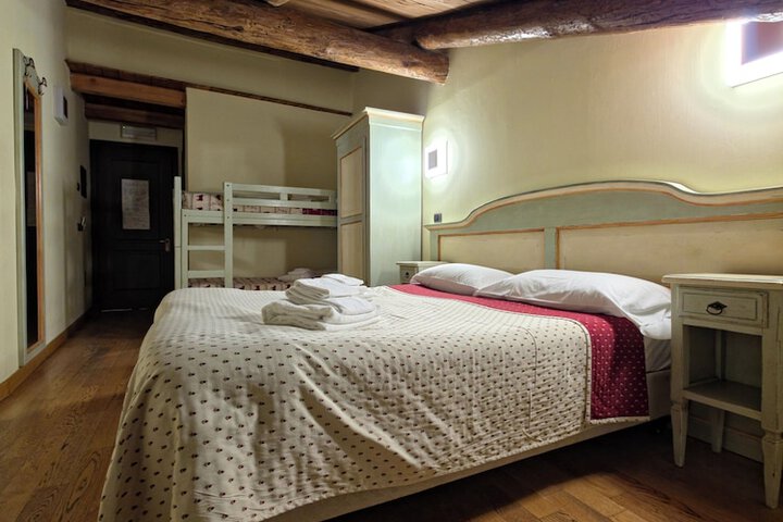 Room 12 of 52