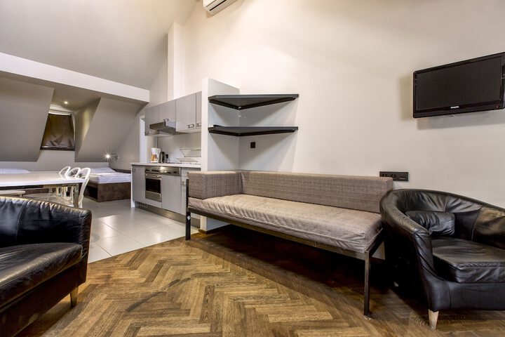 Room 12 of 71