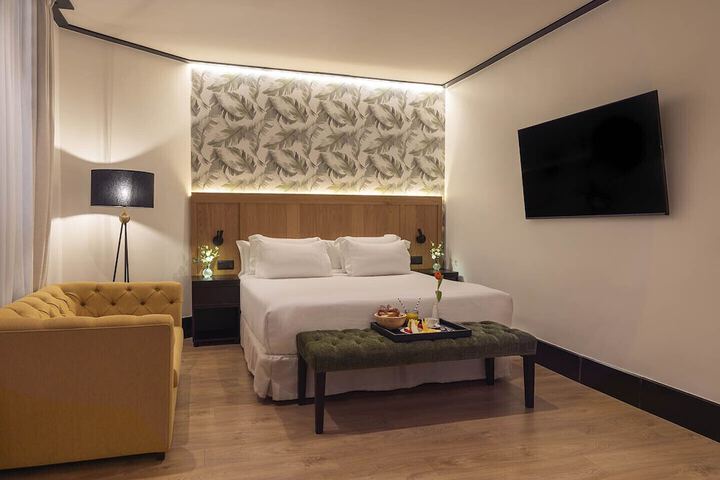Room 32 of 93
