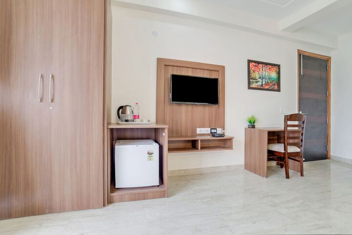 Room 6 of 11