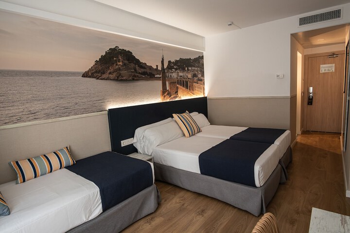 Room 25 of 62