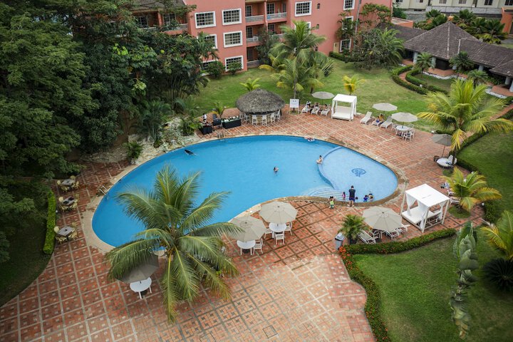 Hotel Pool
