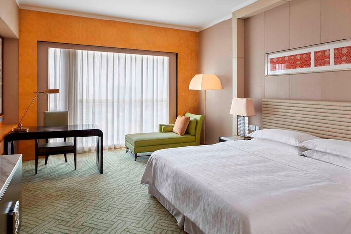 Room 10 of 49