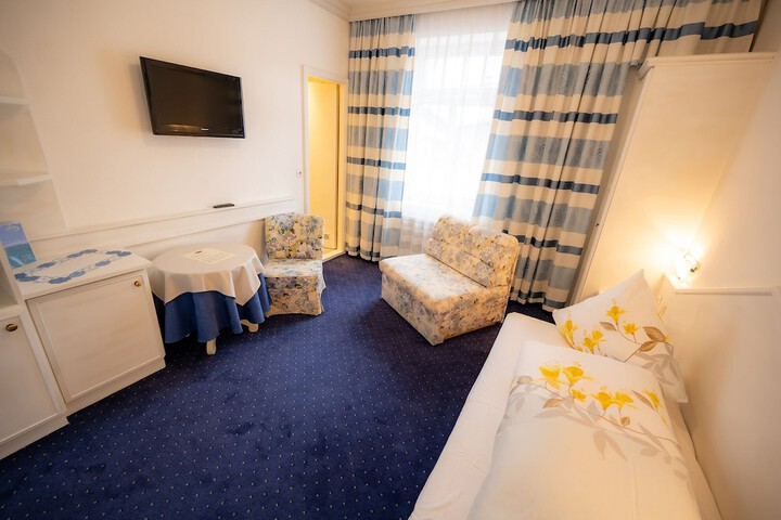 Room 6 of 56