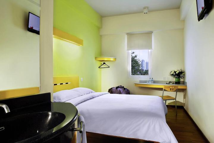 Room 8 of 19