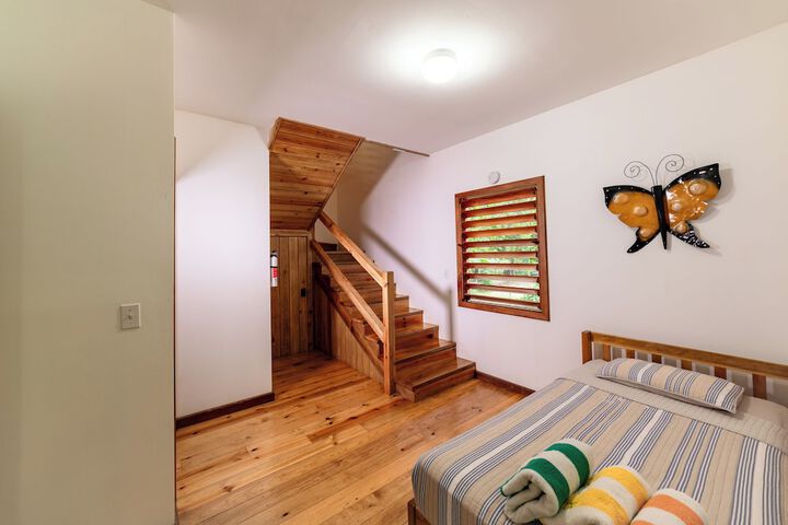 Room 100 of 292