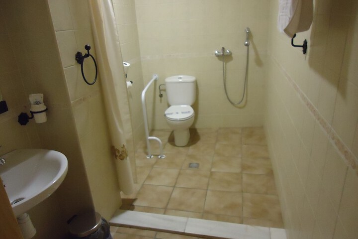 Room 21 of 36