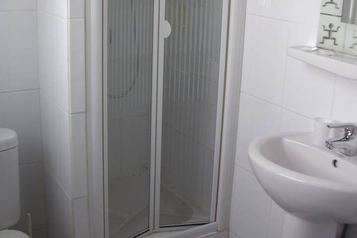 Room 33 of 69