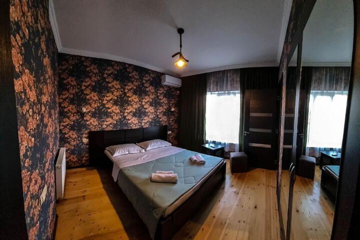 Room 11 of 23