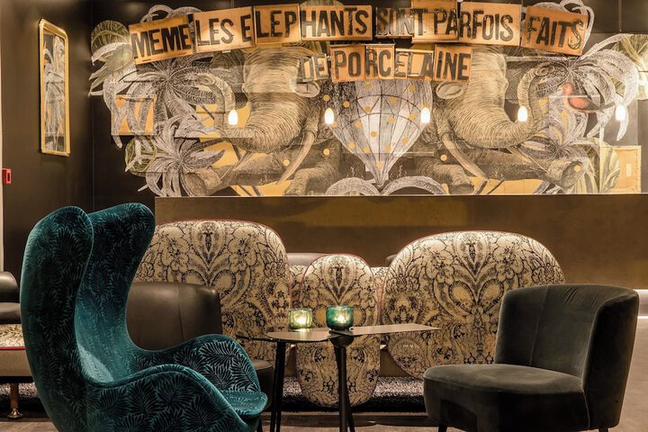 Lounge 21 of 26