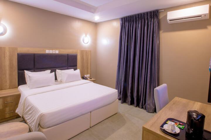 Room 7 of 19