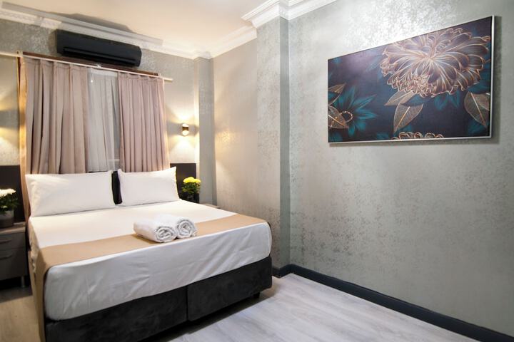 Room 4 of 37