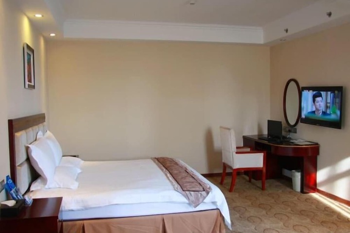 Room 15 of 42