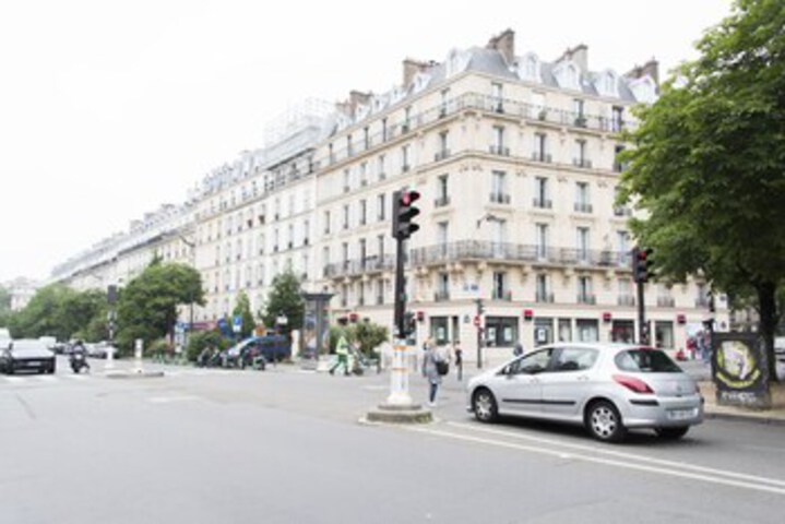 Veeve Contemporary Chic by Place De La Nation
