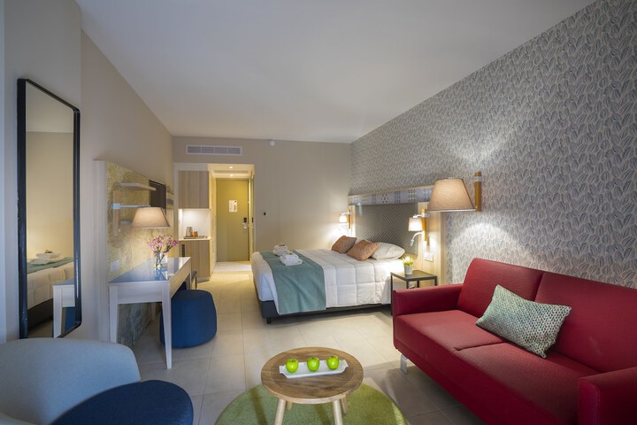 Room 44 of 120