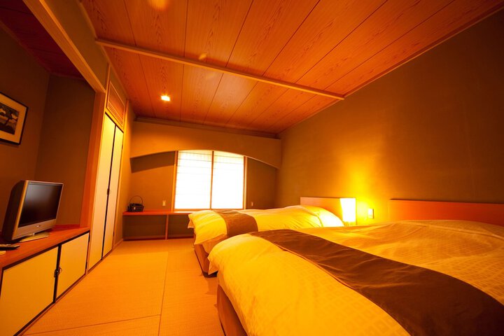 Room 9 of 95