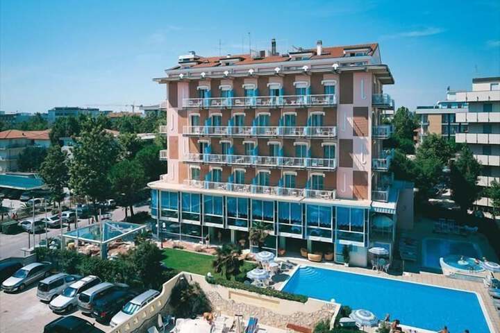 Hotel 55 of 58