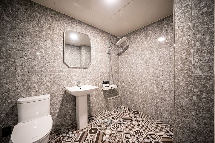 Room 48 of 57