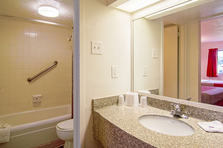 Room 20 of 42