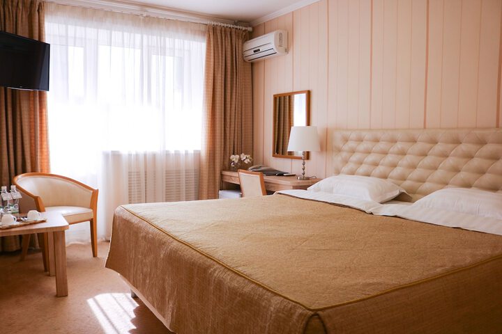 Room 6 of 35