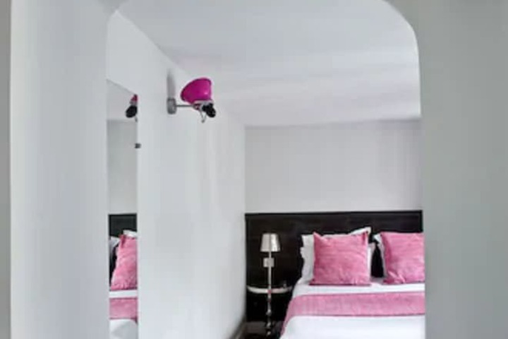 Room 15 of 36