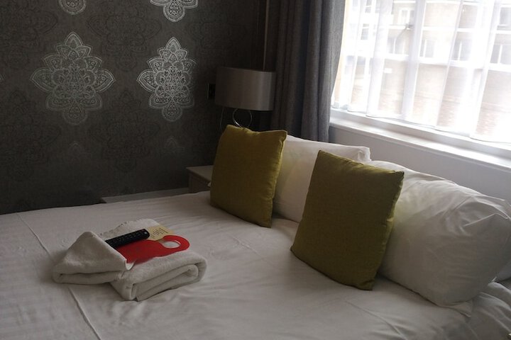 Room 4 of 46