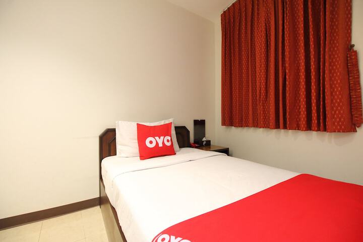 Room 18 of 37