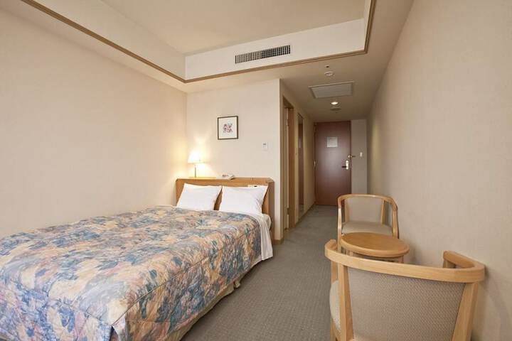 Room 11 of 29