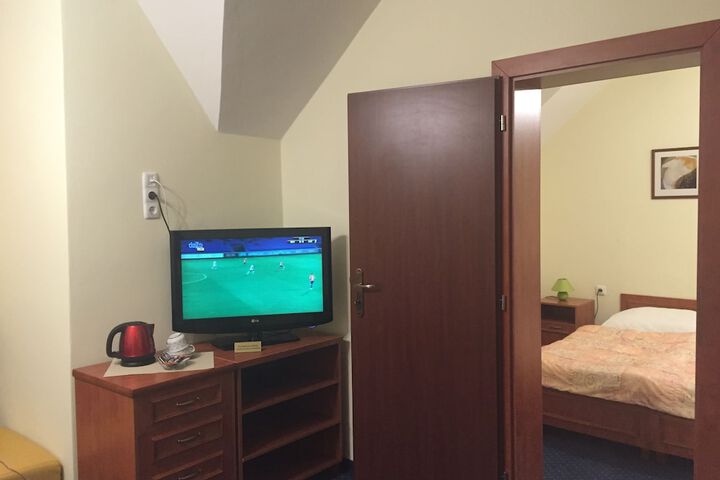 Room 13 of 31