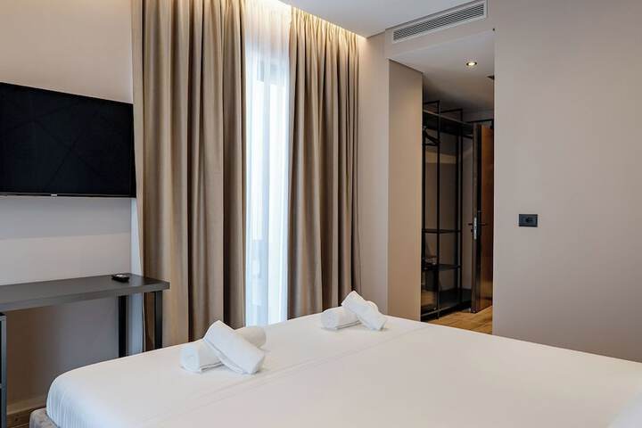 Room 10 of 115