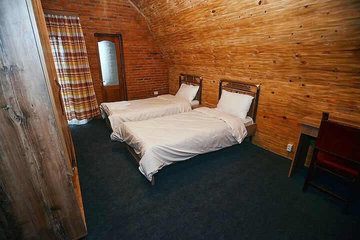 Room 2 of 46