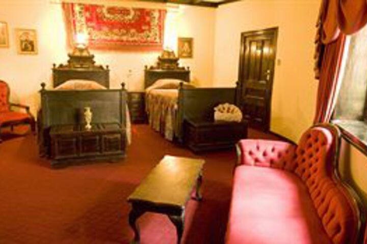 Room 8 of 26