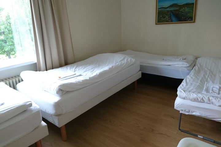 Room 8 of 48