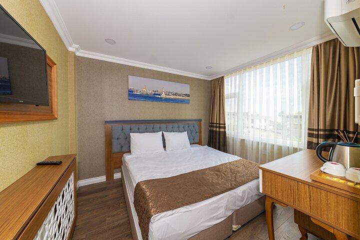 Room 10 of 48