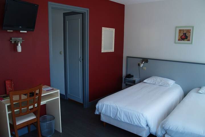 Room 8 of 38