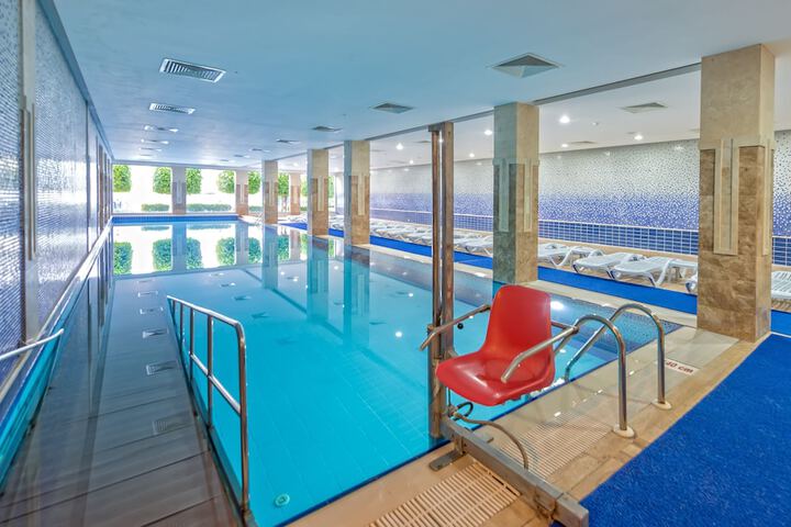 Hotel with Pool