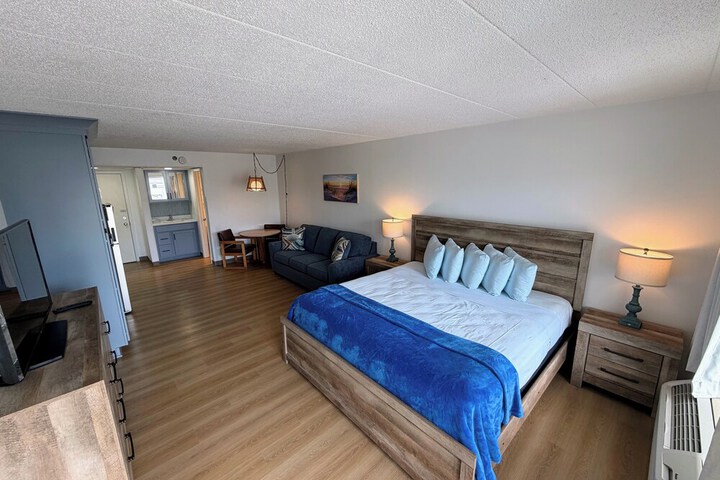 Room 12 of 20