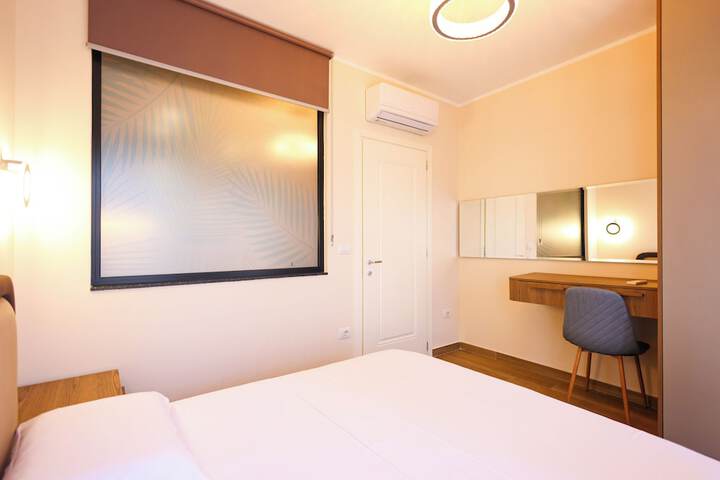 Room 43 of 162