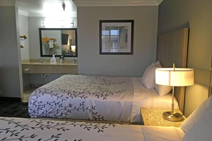 Queen Bed Accessible (45 of 45)