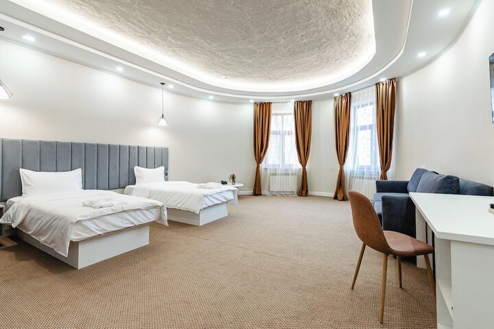 Room 10 of 41