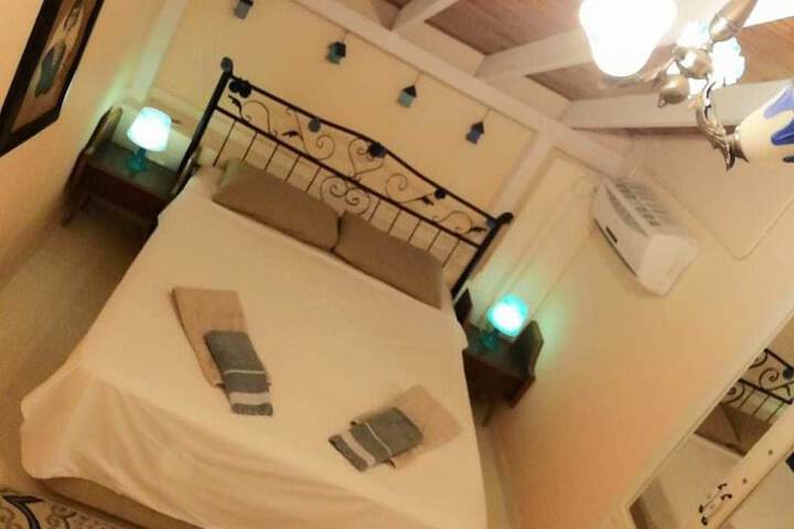 Room 11 of 22