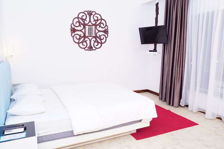 Room 18 of 130