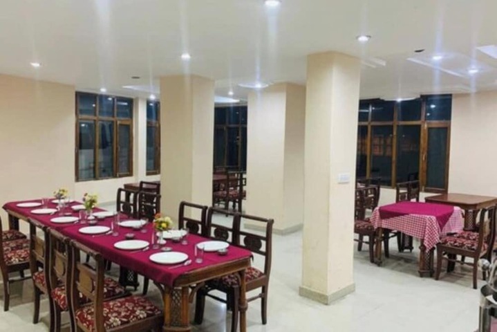 Dining 14 of 15